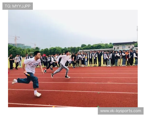 国际游泳混合接力赛在小城市开设师资培训班